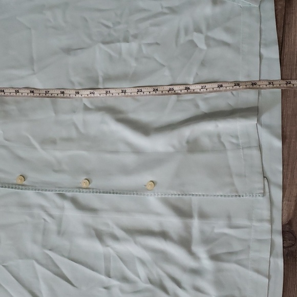 Tommy Bahama 100%silk button down shirt - Picture 6 of 9